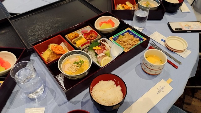 豪華な夕食