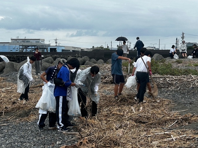 報告】4日海浜清掃(浜当目海岸)を実施 | 焼津中央高校