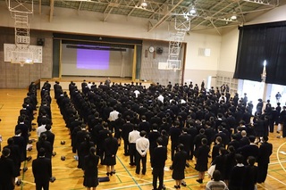 全校集会