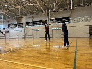 女バレ