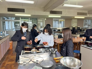 女バレ鍋パ