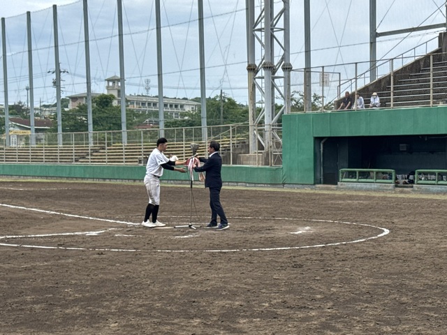 ２