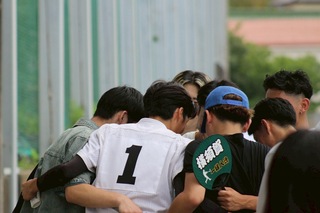 ７