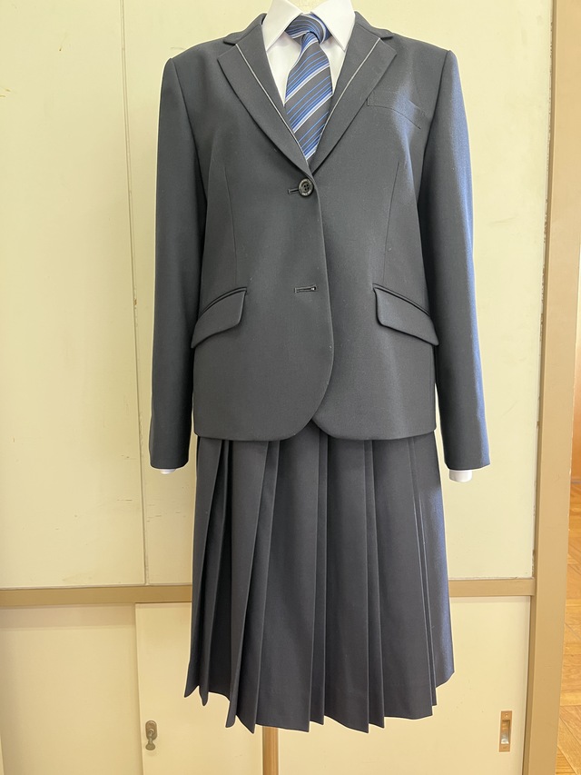 制服紹介05