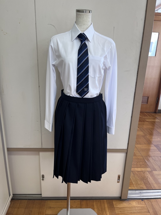 制服紹介06